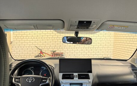 Toyota Land Cruiser Prado 150 рестайлинг 2, 2018 год, 5 500 000 рублей, 11 фотография