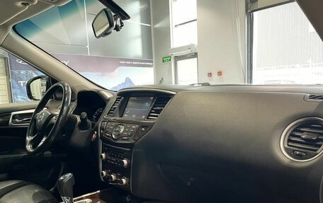 Nissan Pathfinder, 2015 год, 1 930 000 рублей, 10 фотография