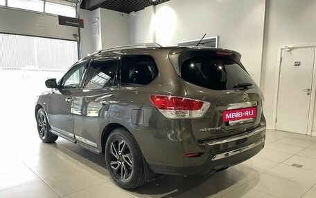 Nissan Pathfinder, 2015 год, 1 930 000 рублей, 6 фотография