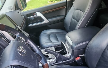 Toyota Land Cruiser 200, 2016 год, 6 200 000 рублей, 6 фотография