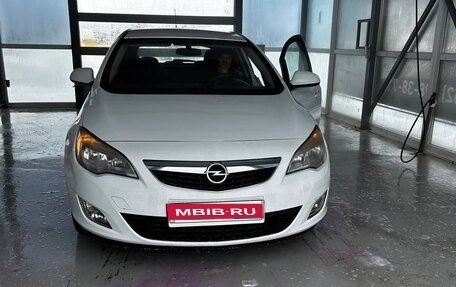 Opel Astra J, 2011 год, 500 000 рублей, 1 фотография