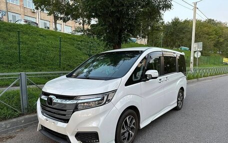 Honda Stepwgn IV, 2022 год, 1 950 000 рублей, 2 фотография