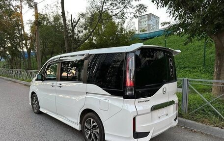 Honda Stepwgn IV, 2022 год, 1 950 000 рублей, 4 фотография