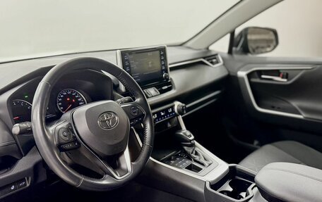 Toyota RAV4, 2019 год, 3 250 000 рублей, 11 фотография