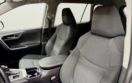 Toyota RAV4, 2019 год, 3 250 000 рублей, 13 фотография