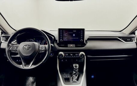 Toyota RAV4, 2019 год, 3 250 000 рублей, 18 фотография