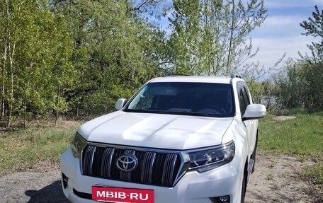 Toyota Land Cruiser Prado 150 рестайлинг 2, 2018 год, 5 000 000 рублей, 3 фотография