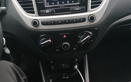 Hyundai Solaris II рестайлинг, 2021 год, 1 200 000 рублей, 5 фотография