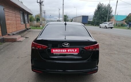 Hyundai Solaris II рестайлинг, 2021 год, 1 200 000 рублей, 4 фотография