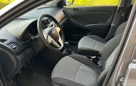 Hyundai Solaris II рестайлинг, 2011 год, 650 000 рублей, 5 фотография