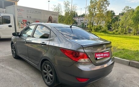 Hyundai Solaris II рестайлинг, 2011 год, 650 000 рублей, 4 фотография