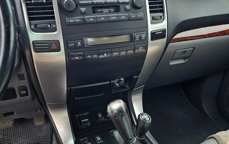 Toyota Land Cruiser Prado 120 рестайлинг, 2007 год, 2 400 000 рублей, 17 фотография