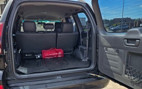 Toyota Land Cruiser Prado 120 рестайлинг, 2007 год, 2 400 000 рублей, 22 фотография
