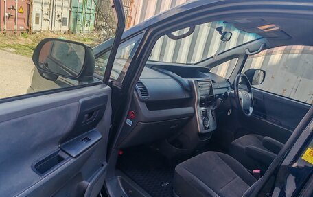 Toyota Voxy II, 2010 год, 1 100 000 рублей, 10 фотография