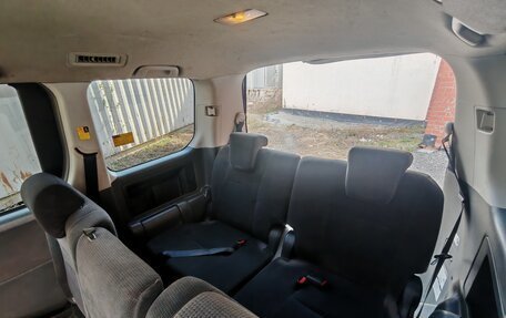 Toyota Voxy II, 2010 год, 1 100 000 рублей, 8 фотография