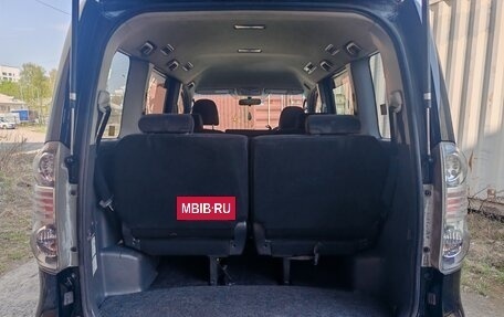 Toyota Voxy II, 2010 год, 1 100 000 рублей, 5 фотография