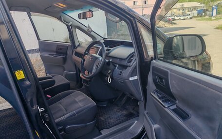 Toyota Voxy II, 2010 год, 1 100 000 рублей, 13 фотография