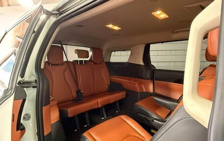 KIA Carnival, 2022 год, 4 600 000 рублей, 23 фотография