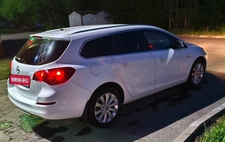 Opel Astra J, 2011 год, 510 000 рублей, 2 фотография