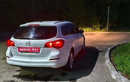 Opel Astra J, 2011 год, 510 000 рублей, 3 фотография