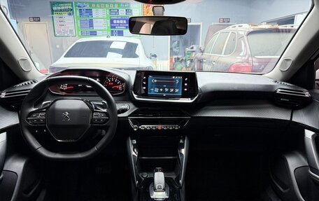 Peugeot 2008 II, 2023 год, 1 406 000 рублей, 10 фотография