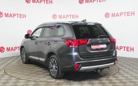 Mitsubishi Outlander III рестайлинг 3, 2017 год, 1 995 000 рублей, 7 фотография