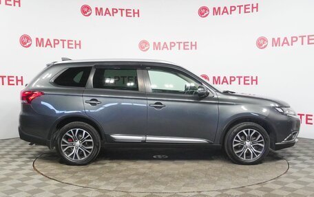 Mitsubishi Outlander III рестайлинг 3, 2017 год, 1 995 000 рублей, 4 фотография