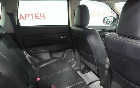 Mitsubishi Outlander III рестайлинг 3, 2017 год, 1 995 000 рублей, 11 фотография