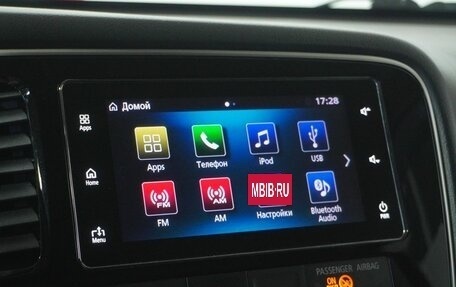 Mitsubishi Outlander III рестайлинг 3, 2017 год, 1 995 000 рублей, 12 фотография