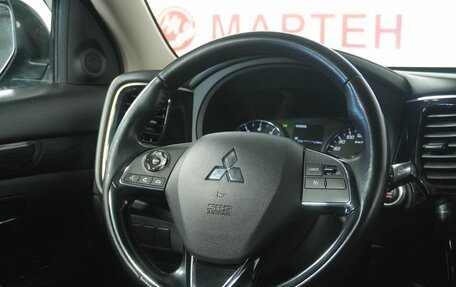 Mitsubishi Outlander III рестайлинг 3, 2017 год, 1 995 000 рублей, 16 фотография