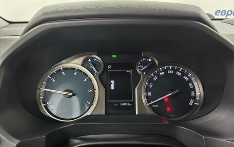 Toyota Land Cruiser Prado 150 рестайлинг 2, 2022 год, 7 000 000 рублей, 5 фотография