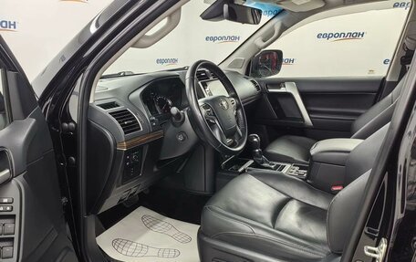 Toyota Land Cruiser Prado 150 рестайлинг 2, 2022 год, 7 000 000 рублей, 6 фотография
