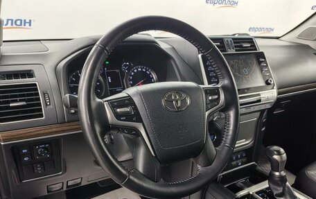 Toyota Land Cruiser Prado 150 рестайлинг 2, 2022 год, 7 000 000 рублей, 7 фотография