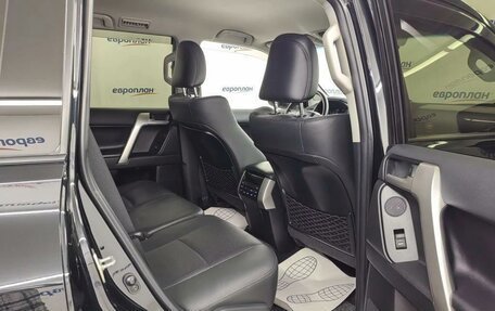 Toyota Land Cruiser Prado 150 рестайлинг 2, 2022 год, 7 000 000 рублей, 9 фотография