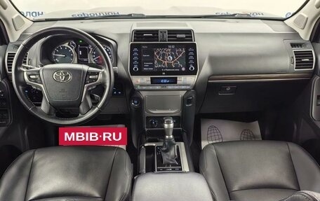 Toyota Land Cruiser Prado 150 рестайлинг 2, 2022 год, 7 000 000 рублей, 8 фотография