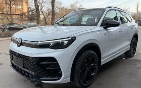 Volkswagen Tiguan, 2025 год, 4 200 000 рублей, 1 фотография