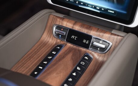 Mercedes-Benz V-Класс, 2026 год, 30 000 000 рублей, 12 фотография