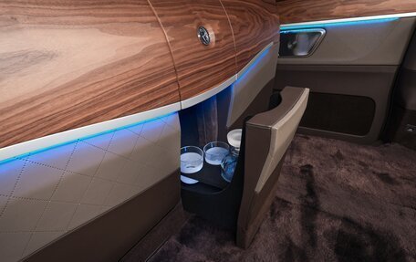 Mercedes-Benz V-Класс, 2026 год, 30 000 000 рублей, 8 фотография