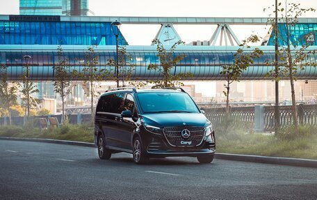 Mercedes-Benz V-Класс, 2026 год, 30 000 000 рублей, 22 фотография
