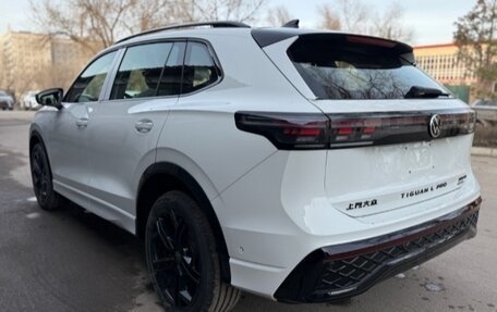 Volkswagen Tiguan, 2025 год, 4 200 000 рублей, 7 фотография