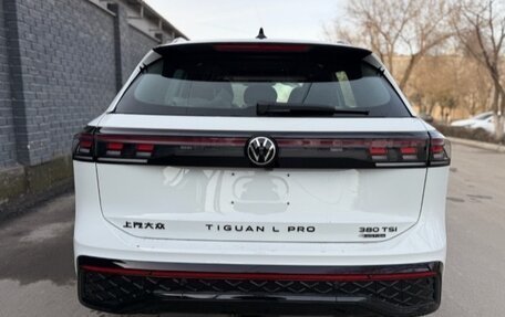 Volkswagen Tiguan, 2025 год, 4 200 000 рублей, 6 фотография