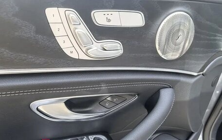 Mercedes-Benz E-Класс, 2022 год, 6 750 000 рублей, 10 фотография