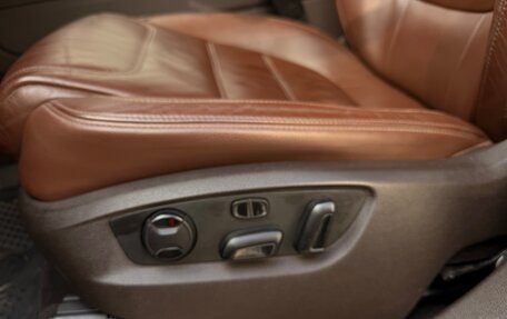 Volkswagen Touareg III, 2011 год, 1 900 000 рублей, 8 фотография