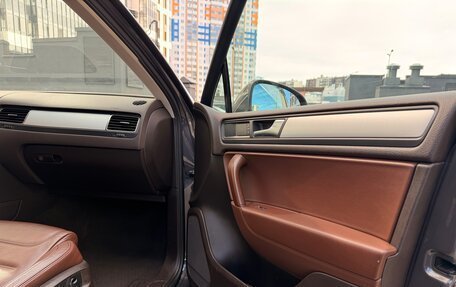 Volkswagen Touareg III, 2011 год, 1 900 000 рублей, 12 фотография