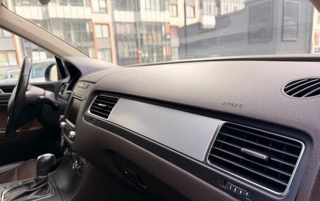 Volkswagen Touareg III, 2011 год, 1 900 000 рублей, 14 фотография
