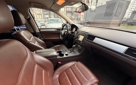 Volkswagen Touareg III, 2011 год, 1 900 000 рублей, 17 фотография