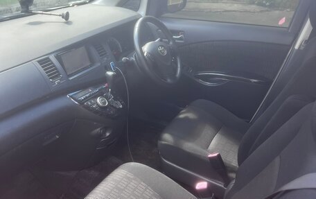 Toyota ISis I, 2012 год, 1 400 000 рублей, 16 фотография