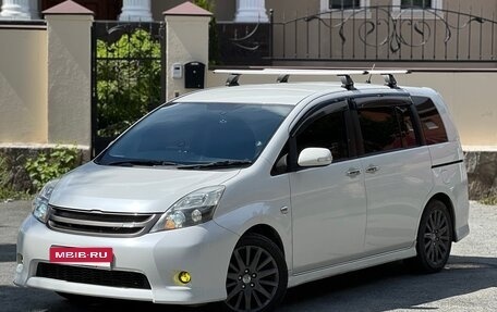 Toyota ISis I, 2012 год, 1 400 000 рублей, 4 фотография