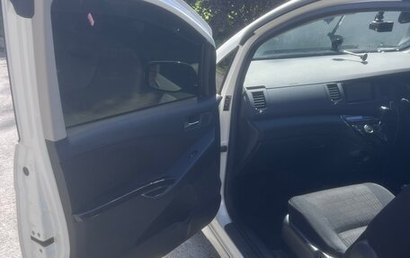 Toyota ISis I, 2012 год, 1 400 000 рублей, 19 фотография
