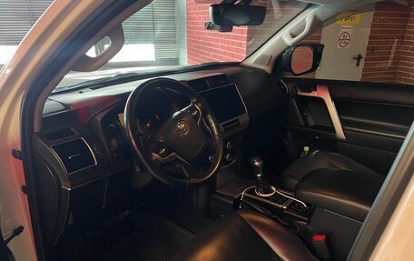 Toyota Land Cruiser Prado 150 рестайлинг 2, 2019 год, 6 350 000 рублей, 6 фотография